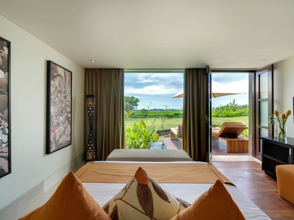 Villa Mandalay - Downstairs guest bedroom